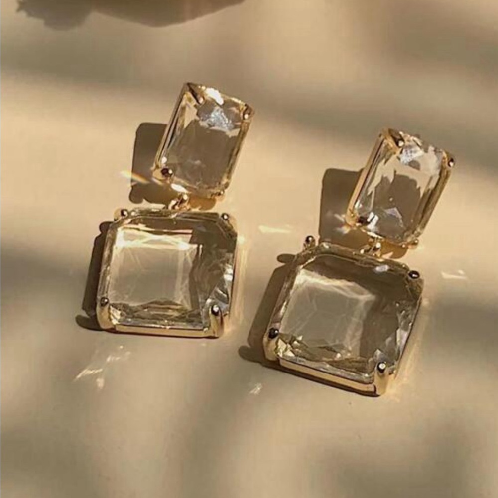 Clear gemstone dangle earrings ✨ - Picture 2 of 3